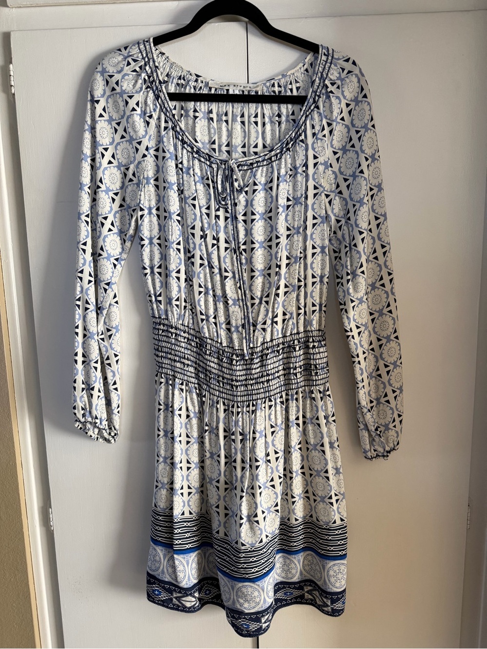 Max Studio Blue and White Long-Sleeve Printed Dress